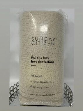 Sunday Citizen "Feel theSunday Citizen "Feel the Love, Love the Feeling" Blanket